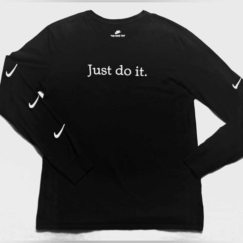 Nike Embroidered Long Sleeve Tshirt
